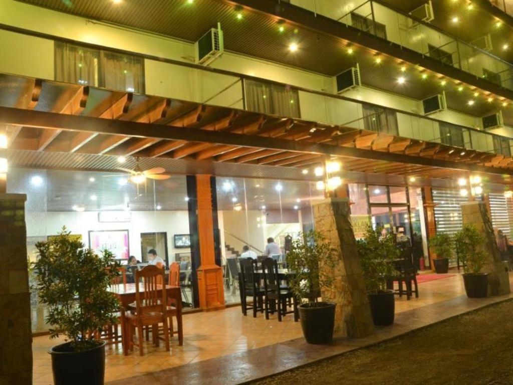 The Premiere Business Hotel Kalibo Extérieur photo