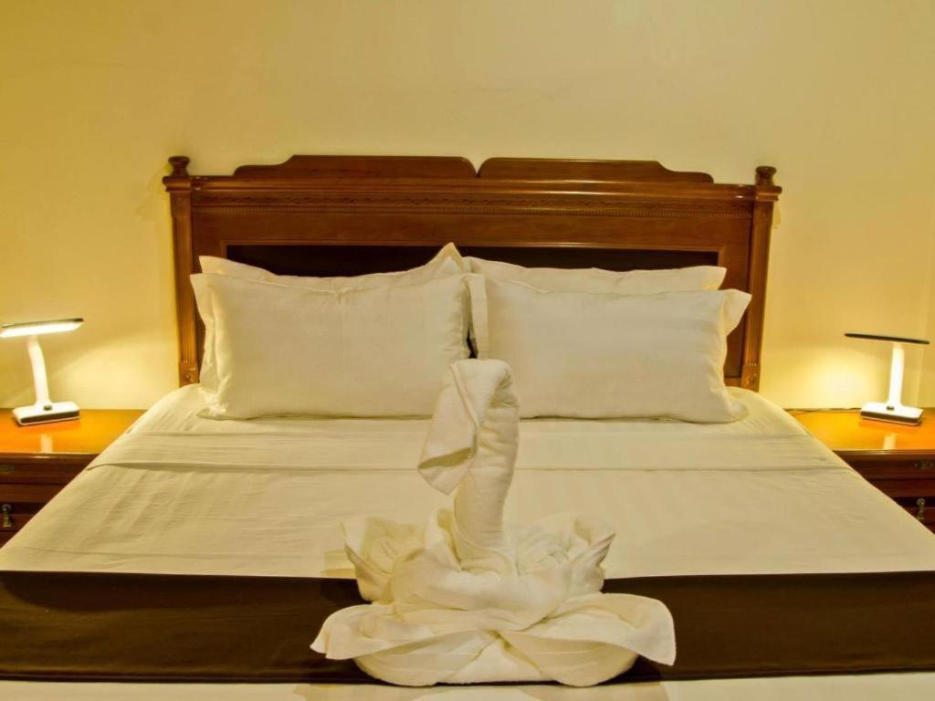 The Premiere Business Hotel Kalibo Extérieur photo