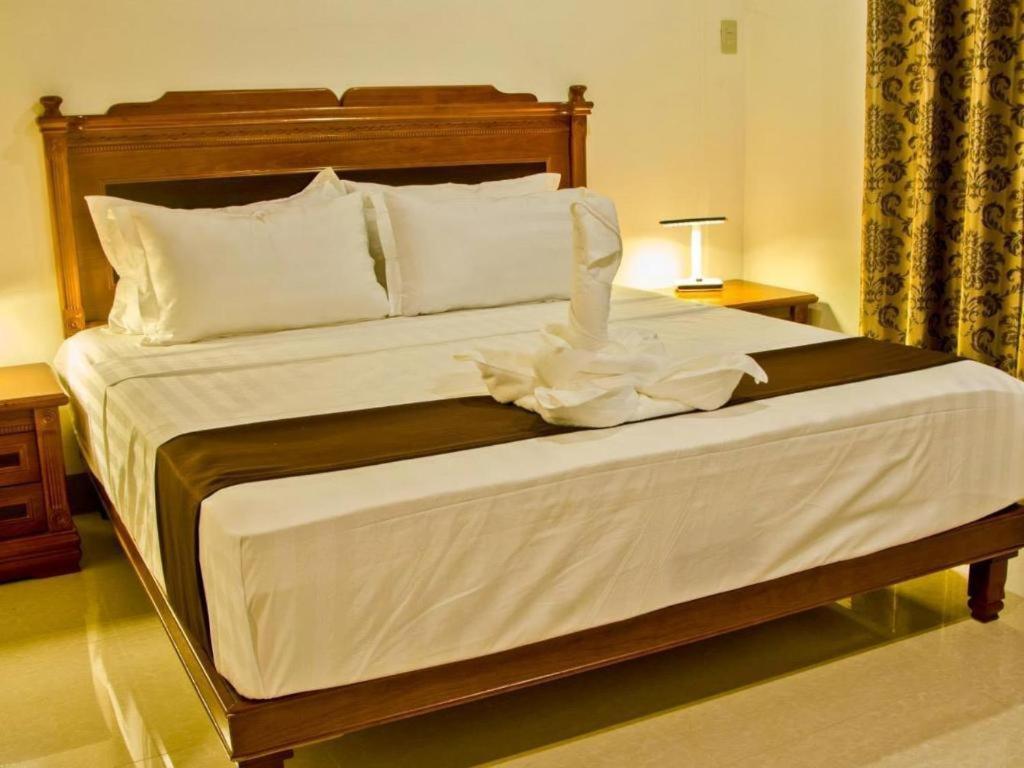 The Premiere Business Hotel Kalibo Extérieur photo