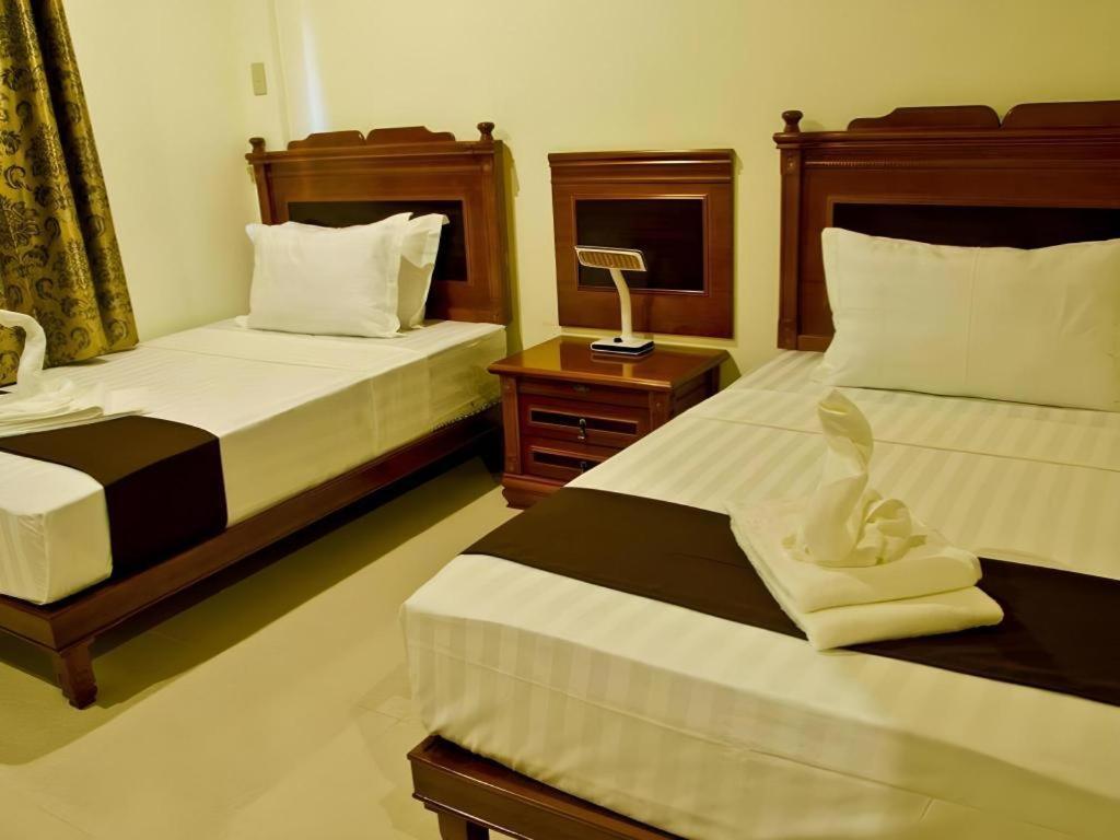 The Premiere Business Hotel Kalibo Extérieur photo